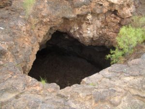 Cueva del Burro (Cueva Honda) en Malpais de Güimar