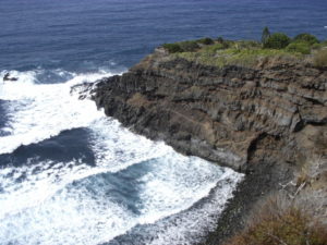 Peñón que separa la Playa de los Patos de la Playa del Ancón
