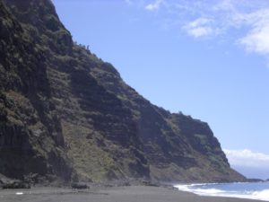 Acantilados en Playa La Garañona