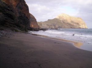 Playa Zápata y Roque de Antequera