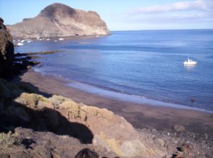 Playa Zápata y Roque de Antequera